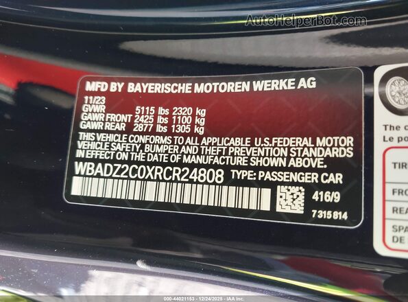 WBADZ2C0XRCR24808 2024 BMW 8 SERIES Black Вид підкапотного простору