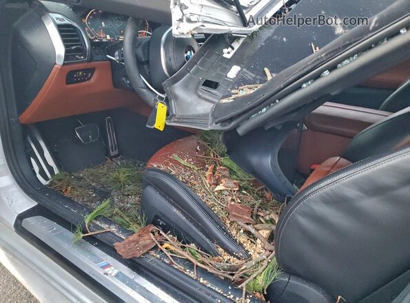 WBADZ4C06LBP67982 2020 BMW 8 SERIES White Вид панелі приладів