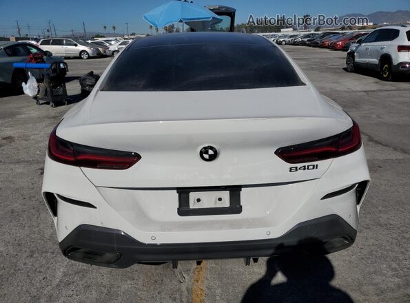 WBAGV2C04PCM45449 2023 BMW 8 SERIES White Հետևի տեսք