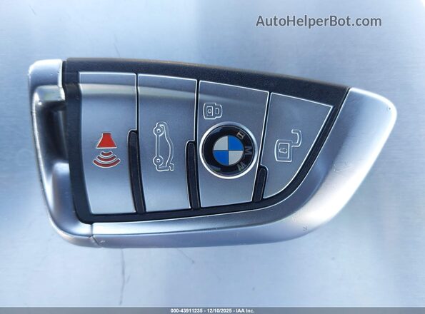 WBAGV2C04SCS38827 2025 BMW 8 SERIES Gray წინა პანელის ხედი