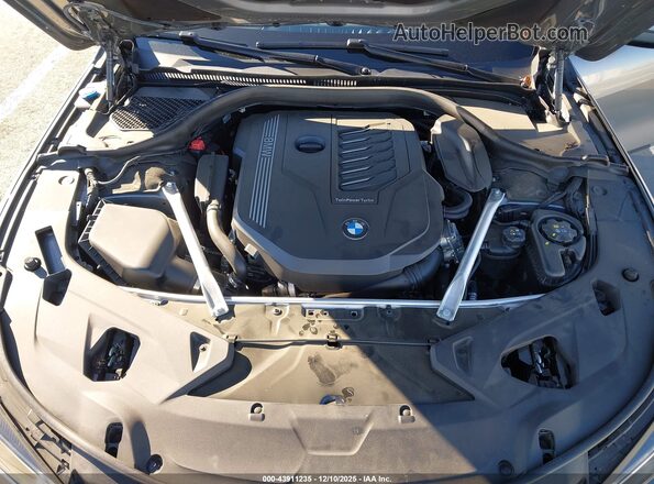 WBAGV2C04SCS38827 2025 BMW 8 SERIES Gray უკანა ხედი