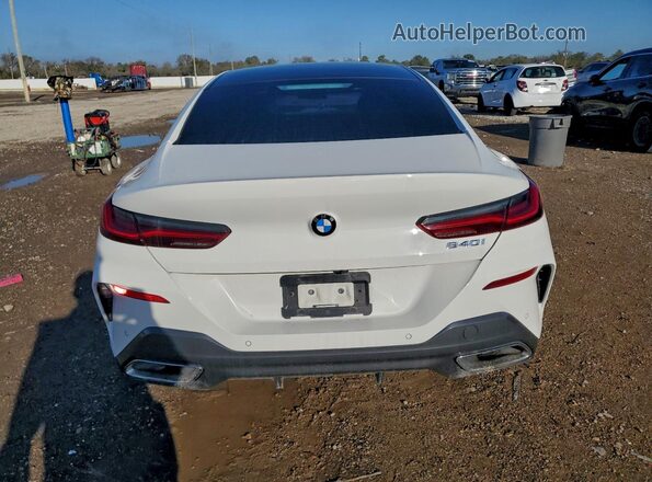 WBAGV2C08NCH98082 2022 BMW 8 SERIES White Widok z tyłu