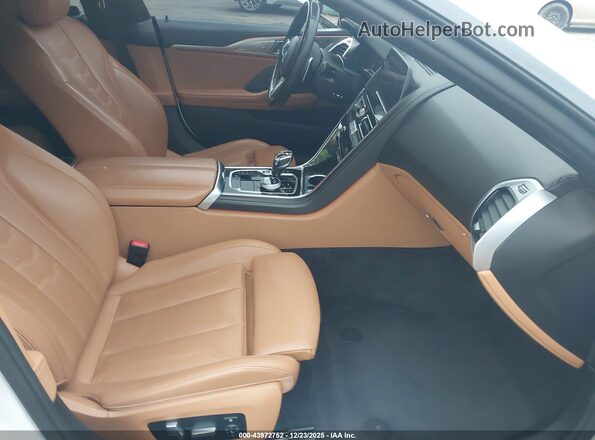 WBAGV4C08LCE03097 2020 BMW 8 SERIES Белый Вид салона спереди