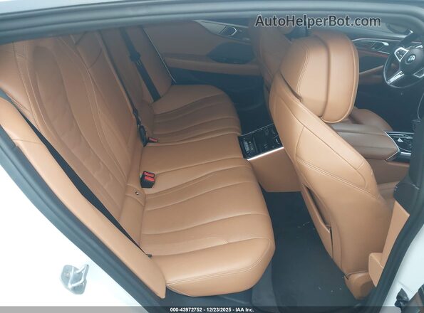 WBAGV4C08LCE03097 2020 BMW 8 SERIES Белый Вид наклейки с VIN-кодом