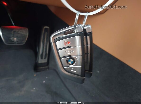 WBAGV4C08LCE03097 2020 BMW 8 SERIES Белый Вид панели приборов