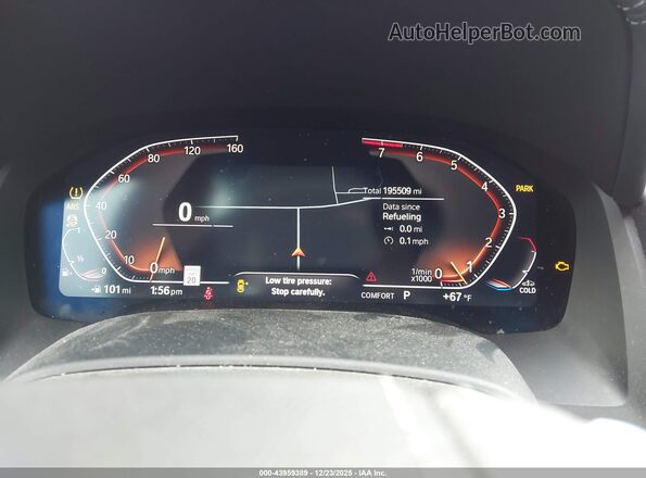 WBAGV4C09MCE95094 2021 BMW 8 SERIES Black უკანა სავარძლების ხედი