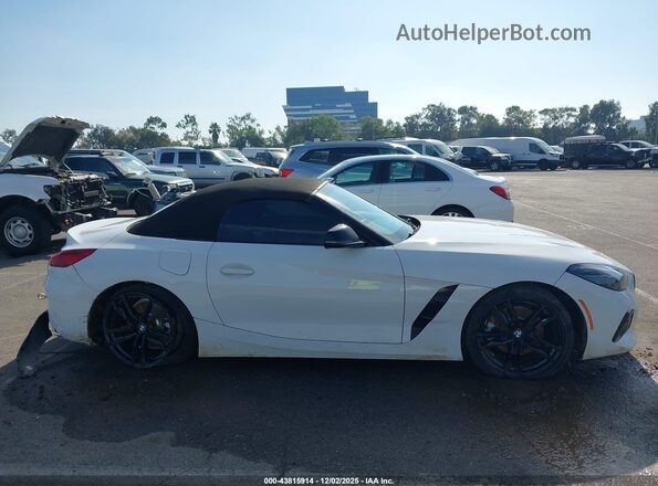WBAHF3C01SWY44558 2025 BMW Z4 White Вид задньої частини салону
