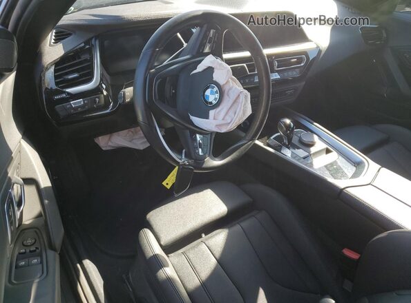 WBAHF3C04NWX41428 2022 BMW Z4 Silver Vista del salpicadero