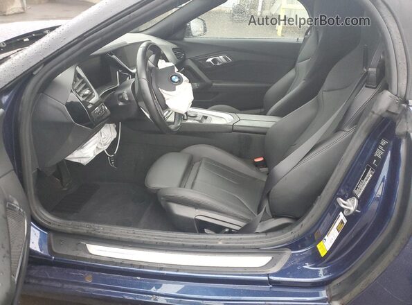 WBAHF3C08MWX19804 2021 BMW Z4 Blue Вид салону спереду