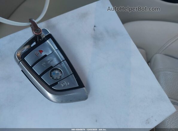 WBAJA9C01LCD41525 2020 BMW 5 SERIES White Vista del salpicadero