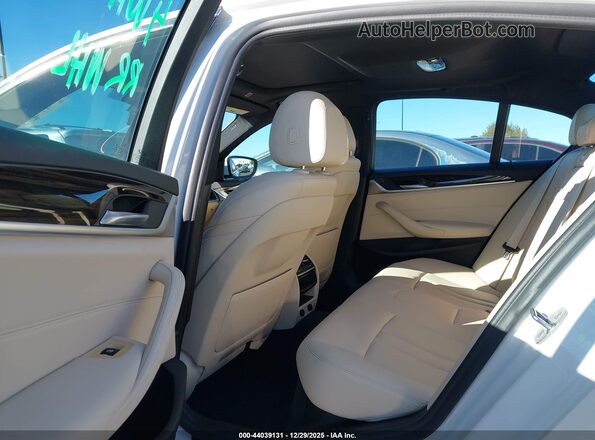 WBAJA9C58KB388709 2019 BMW 5 SERIES White Widok naklejki z numerem VIN