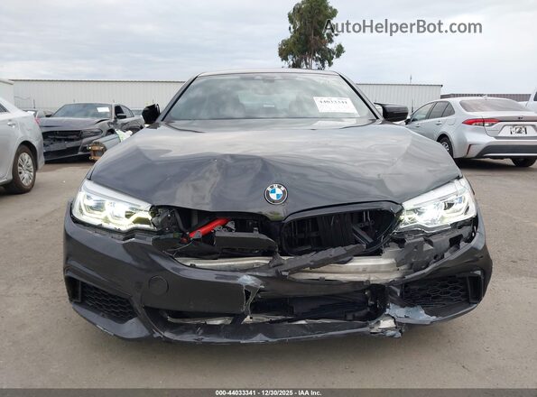 WBAJB9C5XJG463862 2018 BMW 5 SERIES Gray Вид спереду