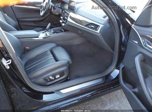 WBAJR3C00LWW81976 2020 BMW 5 SERIES Black Вид салону спереду