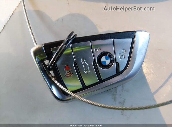 WBAJS7C02LBN96639 2020 BMW 5 SERIES Black Dashboard view