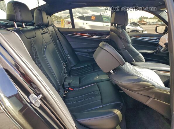 WBAJS7C03LCE13617 2020 BMW M5 Gray Vista de los asientos traseros