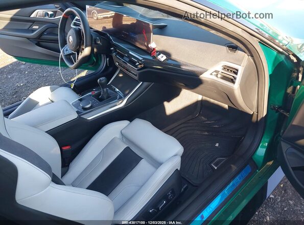 WBS13HK08SCU73825 2025 BMW M4 Green Вид салону спереду