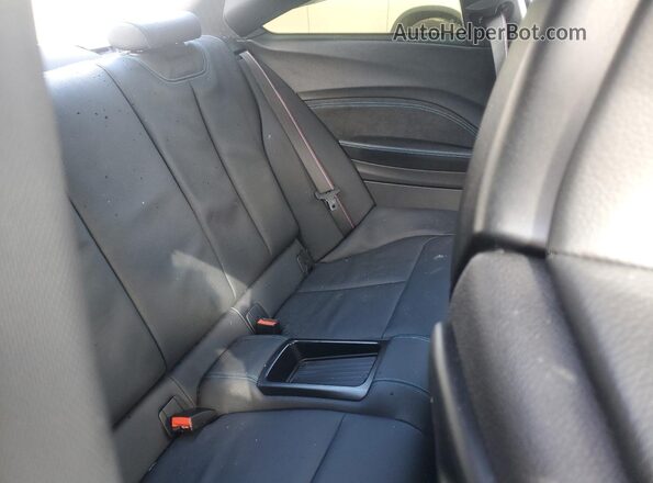 WBS2U7C02L7F86824 2020 BMW M2 White Vista de los asientos traseros