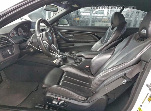 WBS3U9C53HP970644 2017 BMW M4 White წინა სალონის ხედი