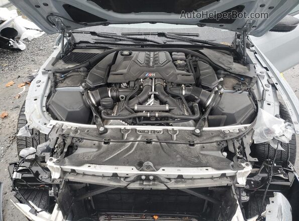 WBSDZ0C0XPCK98447 2023 BMW M8 Gray Vista interior trasera