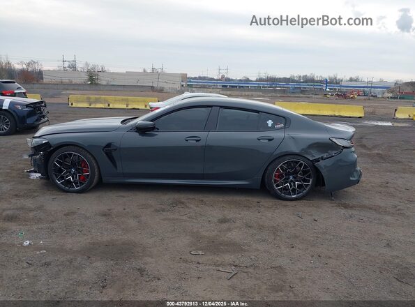 WBSGV0C05RCP42930 2024 BMW M8 Gray Панорамний вид салону 360°