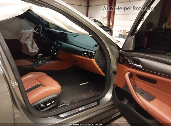 WBSJF0C0XLCD52435 2020 BMW M5 Silver წინა სალონის ხედი