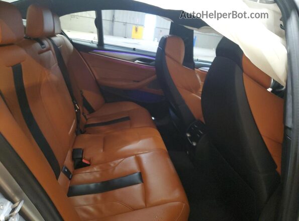 WBSJF0C56KB284146 2019 BMW M5 Silver Widok tylnych siedzeń