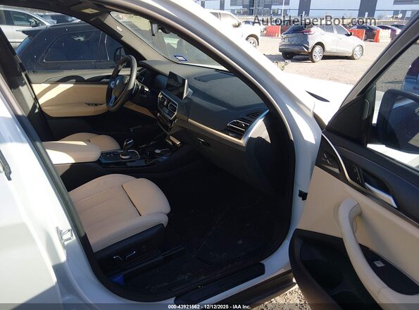 WBX47DP05RN303756 2024 BMW X3 White Սալոնի դիմացի տեսք