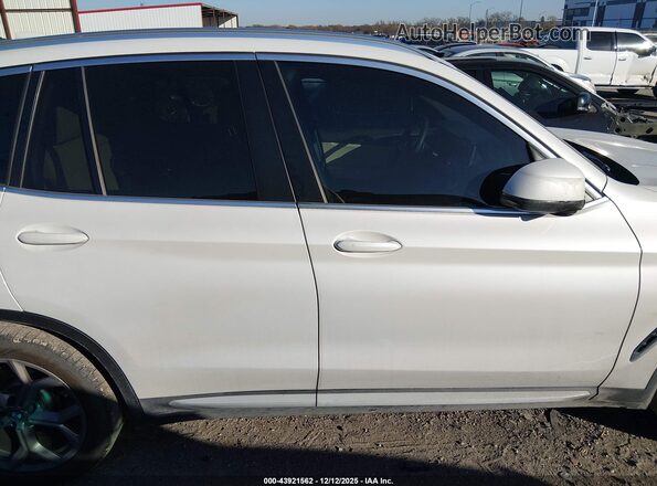 WBX47DP05RN303756 2024 BMW X3 White Սալոնի հետևի տեսք
