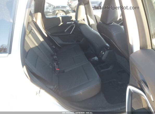 WBX73EF03R5Y69947 2024 BMW X1 White Vista de la etiqueta del VIN