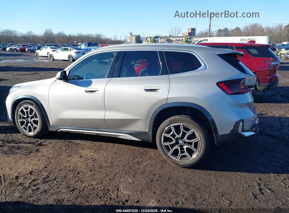 WBX73EF04P5X07161 2023 BMW X1 Silver სალონის 360-გრადუსიანი ხედი