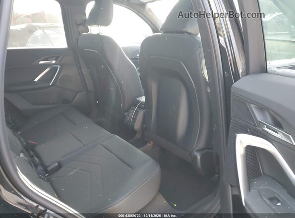 WBX73EF04T5407551 2026 BMW X1 Black Вид наклейки з VIN-кодом