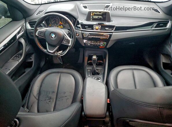 WBXHT3C37H5F74147 2017 BMW X1 Gray Вид панелі приладів