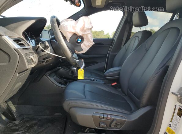 WBXHT3C38J3H29967 2018 BMW X1 White 