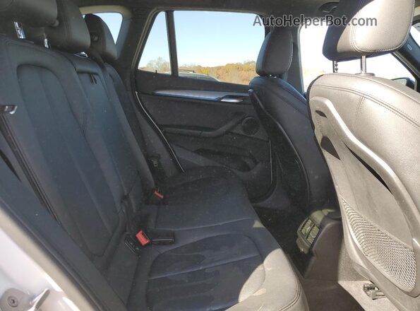 WBXHT3C39GP888575 2016 BMW X1 White Rear interior view