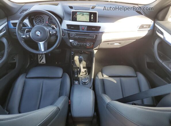 WBXHT3C39GP888575 2016 BMW X1 White Dashboard view