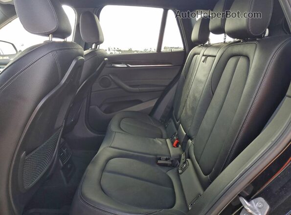 WBXHT3C39J5K24876 2018 BMW X1 Blue 