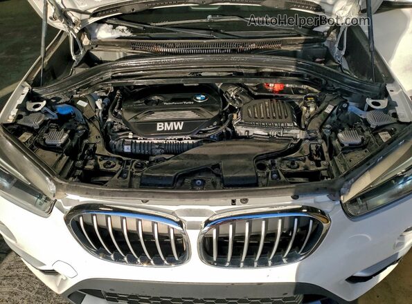 WBXHT3C53K3H37011 2019 BMW X1 White Вид підкапотного простору