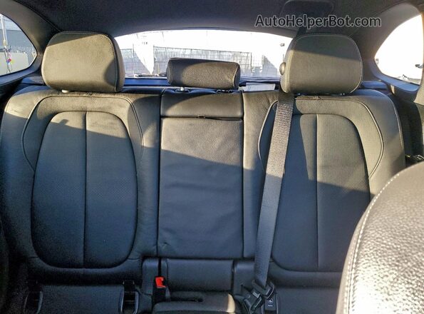 WBXHT3C53K3H37011 2019 BMW X1 White Вид задніх сидінь