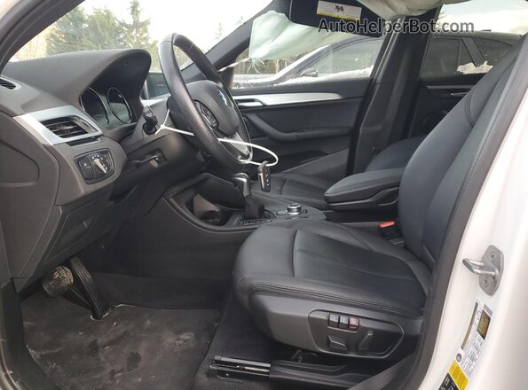WBXHT3C54K5L39047 2019 BMW X1 White Սալոնի դիմացի տեսք