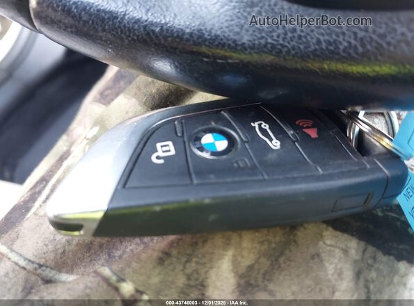 WBXHT3C56K5L37459 2019 BMW X1 White Вид панелі приладів