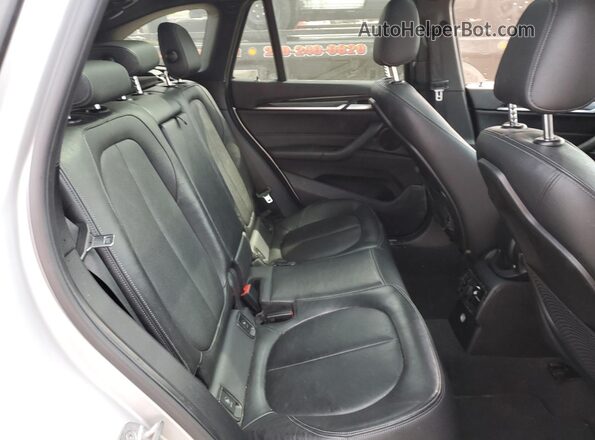 WBXHT3Z36G4A49348 2016 BMW X1 Silver Widok tylnych siedzeń