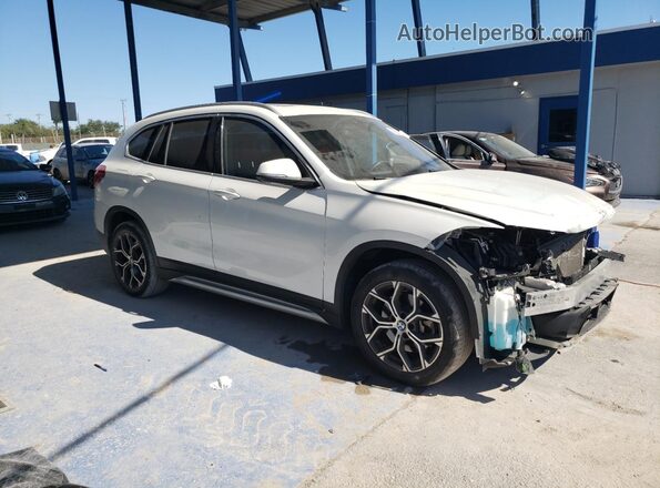WBXJG7C01M5S02586 2021 BMW X1 White Delantero derecho