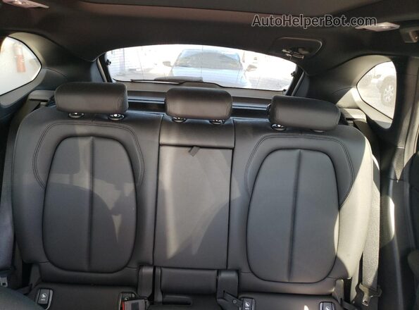 WBXJG7C01M5S02586 2021 BMW X1 White Vista de los asientos traseros