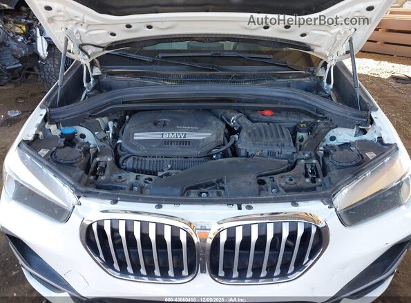 WBXJG7C04M5S14702 2021 BMW X1 White უკანა ხედი
