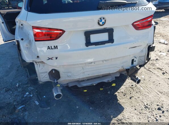 WBXJG7C06M5U33449 2021 BMW X1 White Front view