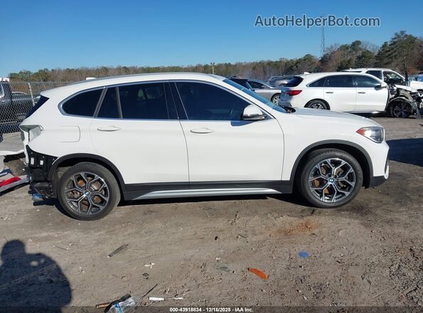 WBXJG7C06M5U33449 2021 BMW X1 White 360 interior view