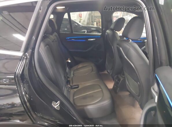 WBXJG7C09L5R43664 2020 BMW X1 Black Вид наклейки з VIN-кодом