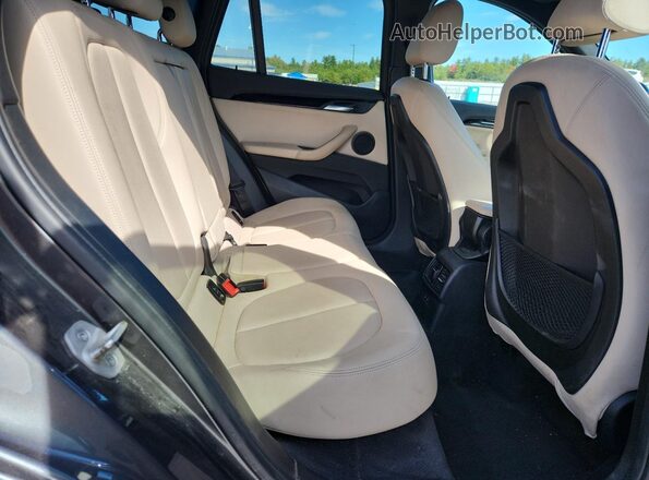 WBXJG9C00M5S42458 2021 BMW X1 Charcoal Вид задніх сидінь