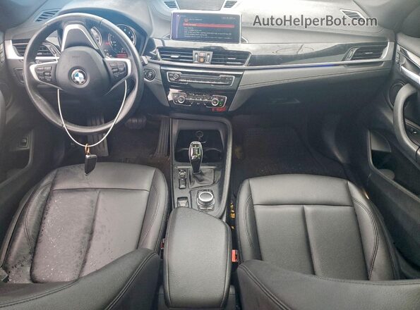 WBXJG9C06L3L77356 2020 BMW X1 White Widok deski rozdzielczej
