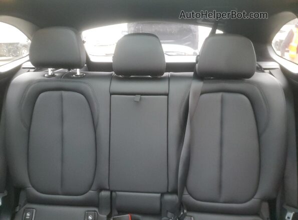 WBXJG9C08M5T33672 2021 BMW X1 Black Widok tylnych siedzeń
